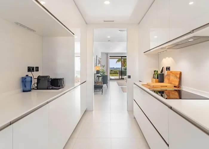 Luxury 3 Bed Ground Floor With Sea View