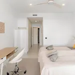 Luxury 3 Bed Ground Floor With Sea View Apartment
