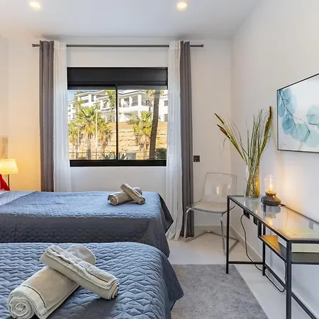 Apartment Luxury 3 Bed Ground Floor With Sea View