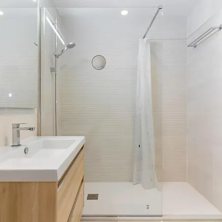 Luxury 3 Bed Ground Floor With Sea View