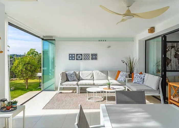 Luxury 3 Bed Ground Floor With Sea View *